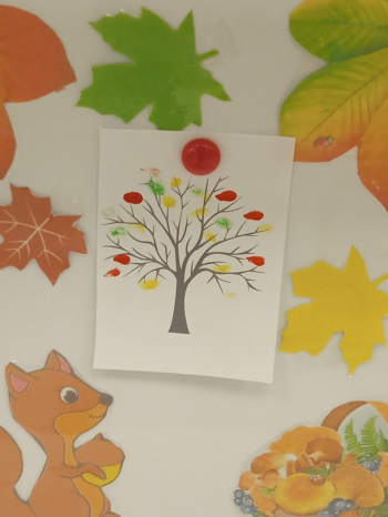 рисованию пальчиками в группе раннего возраста «Осеннее дерево»